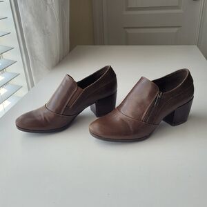 Brown Block Heel Slip-On Ankle Shoes – Size 8